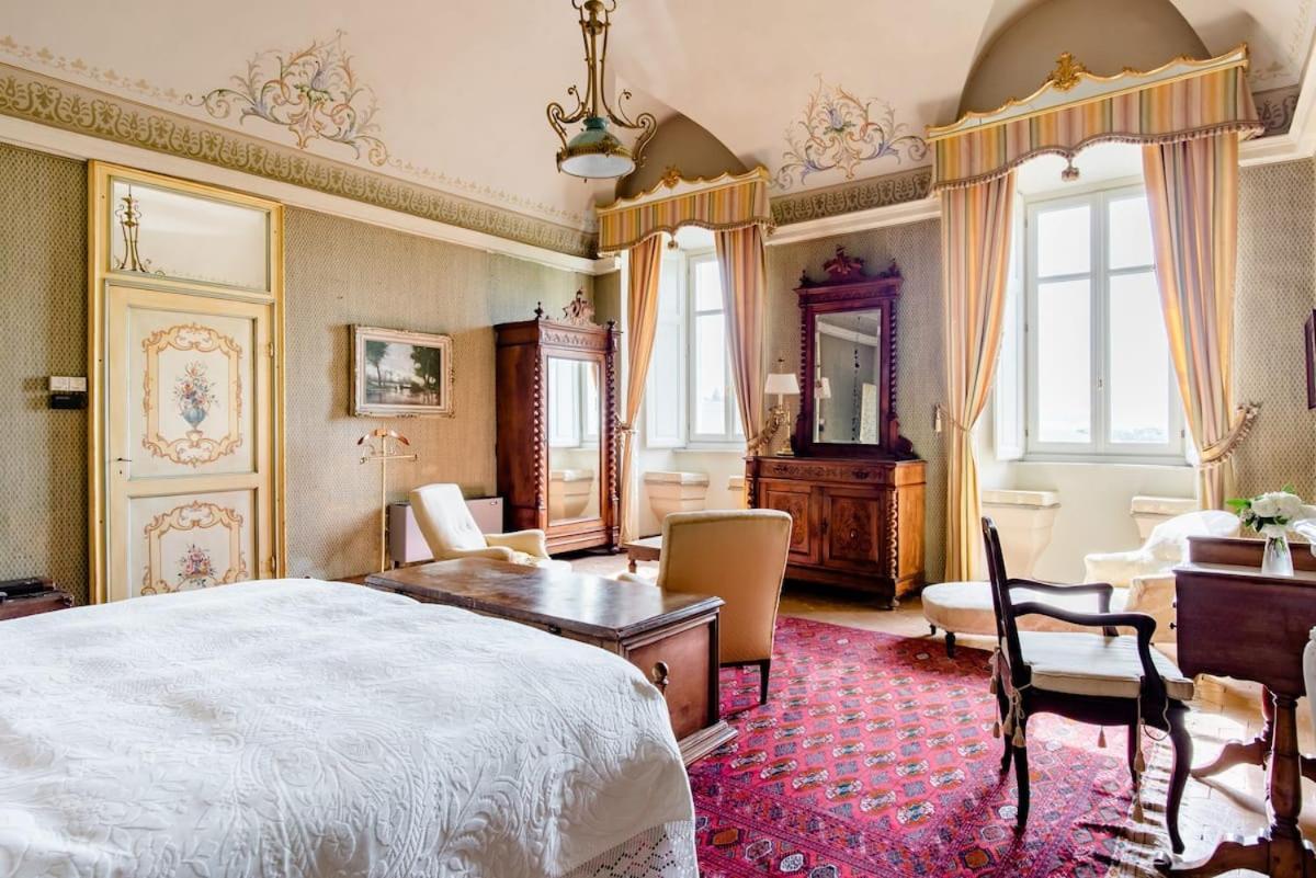 Bed and Breakfast Castello Di Coazzolo Neive Exterior foto