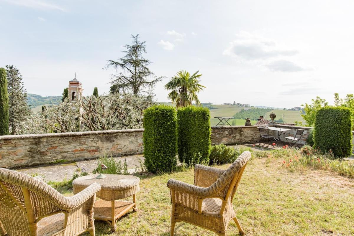 Bed and Breakfast Castello Di Coazzolo Neive Exterior foto