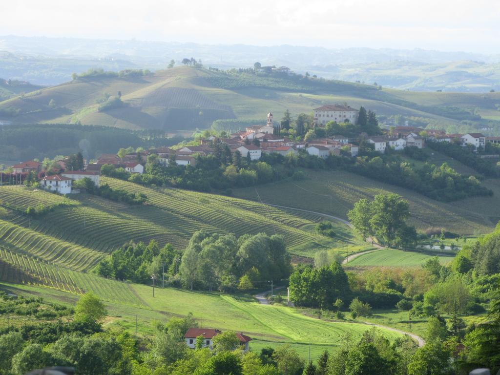 Bed and Breakfast Castello Di Coazzolo Neive Exterior foto
