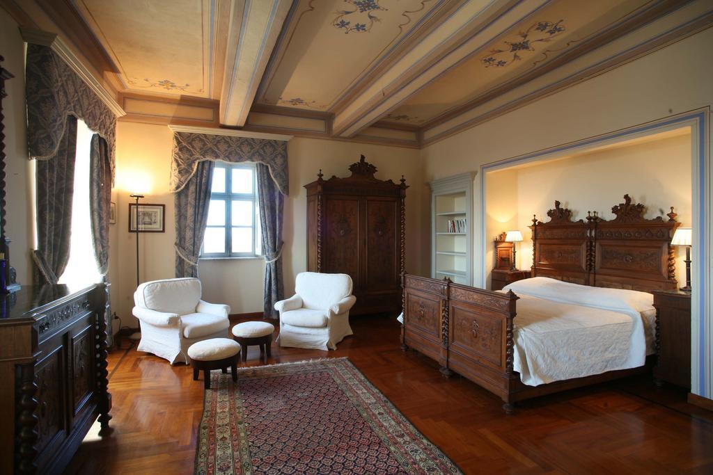 Bed and Breakfast Castello Di Coazzolo Neive Habitación foto